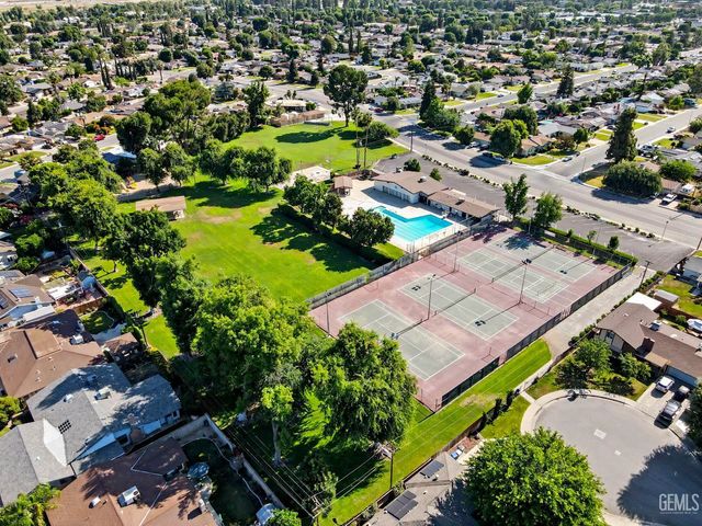 112 Angell Street, Bakersfield, CA 93309
