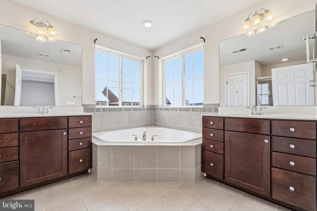 5902 FORUM SQ, Frederick, MD 21703