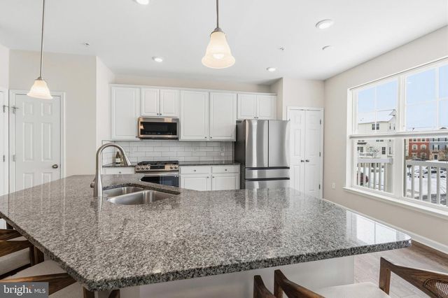5902 FORUM SQ, Frederick, MD 21703