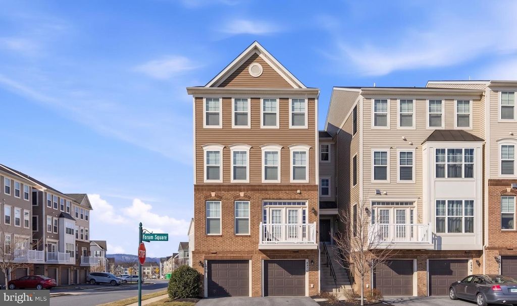 5902 FORUM SQ, Frederick, MD 21703