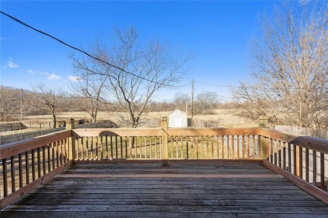 902 SW Locust Street, Oak Grove, MO 64075