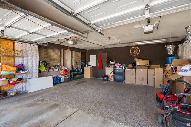 2427 W 5025 S, Roy, UT 84067