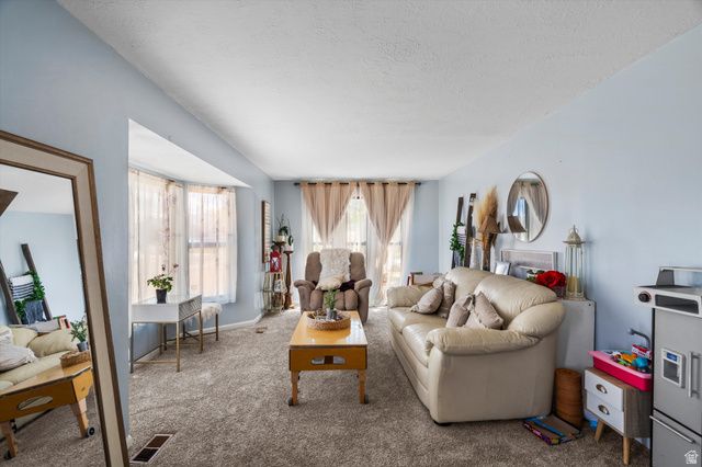 2427 W 5025 S, Roy, UT 84067