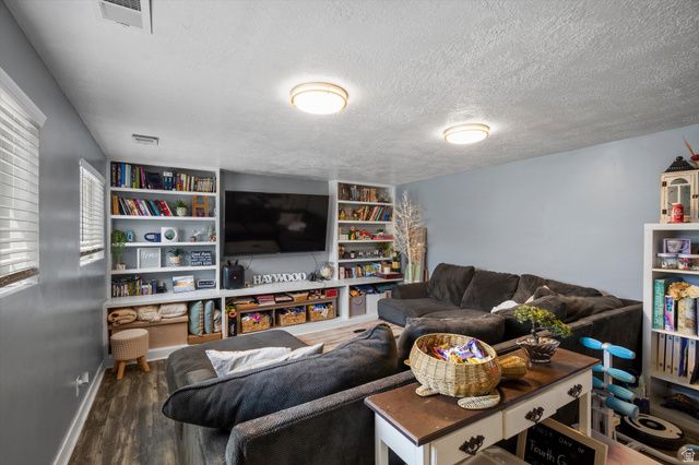 2427 W 5025 S, Roy, UT 84067