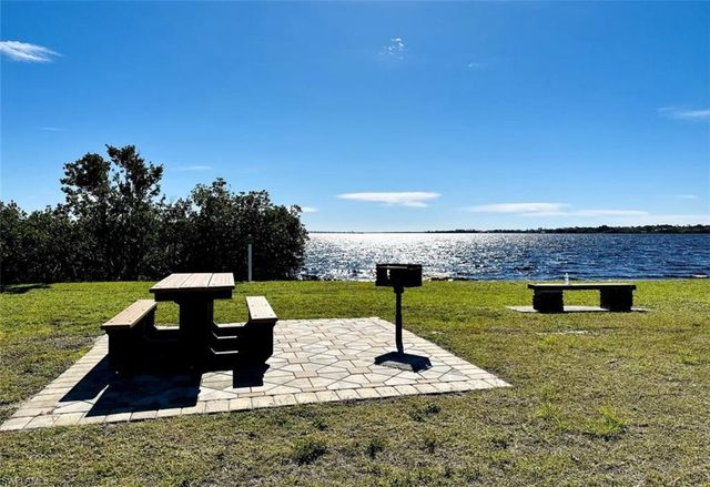 1721 Coral WAY, North Fort Myers, FL 33917