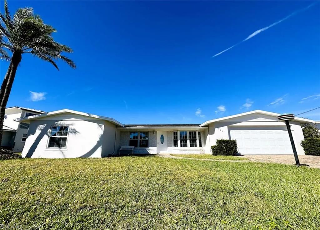 1721 Coral WAY, North Fort Myers, FL 33917