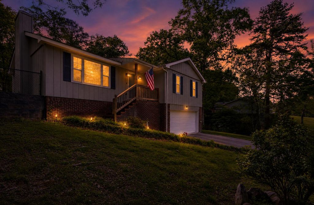 195 Brownwood Circle, Ringgold, GA 30736