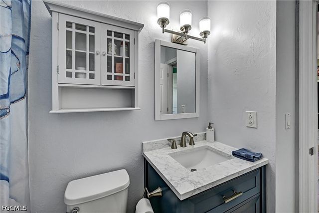 1942 NE 15th ST, Cape Coral, FL 33909