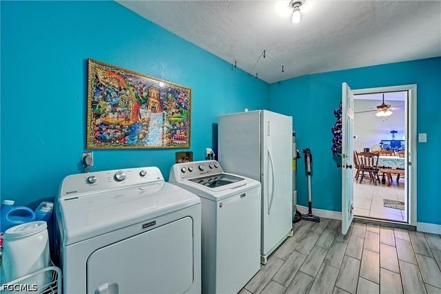 1942 NE 15th ST, Cape Coral, FL 33909