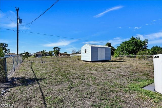 1942 NE 15th ST, Cape Coral, FL 33909