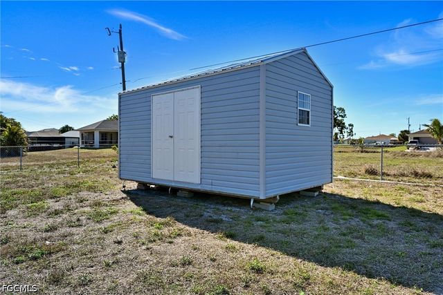 1942 NE 15th ST, Cape Coral, FL 33909