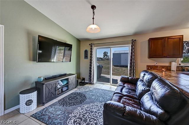 1942 NE 15th ST, Cape Coral, FL 33909