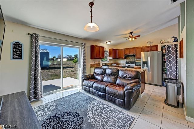 1942 NE 15th ST, Cape Coral, FL 33909