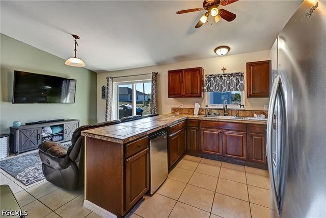 1942 NE 15th ST, Cape Coral, FL 33909