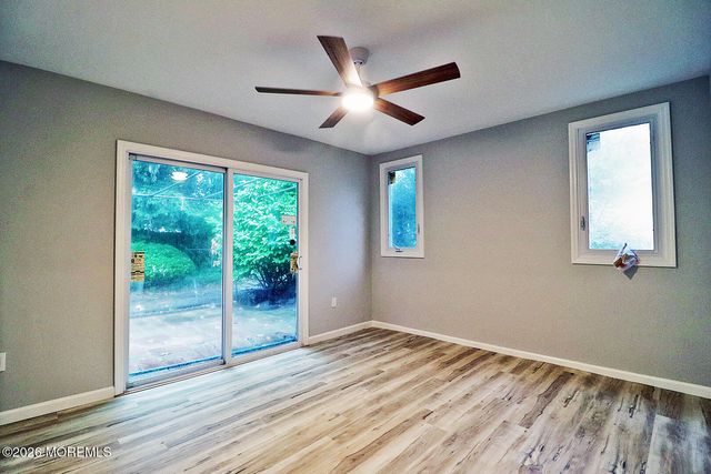 11 Pomona Drive, Barnegat, NJ 08005