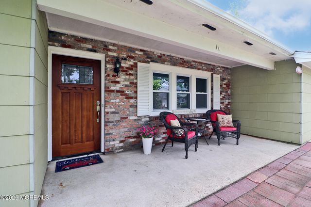 11 Pomona Drive, Barnegat, NJ 08005