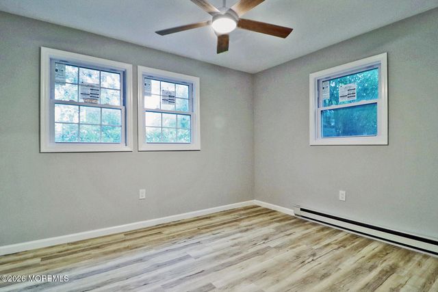 11 Pomona Drive, Barnegat, NJ 08005