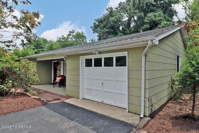 11 Pomona Drive, Barnegat, NJ 08005
