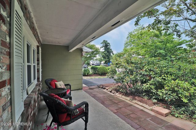 11 Pomona Drive, Barnegat, NJ 08005