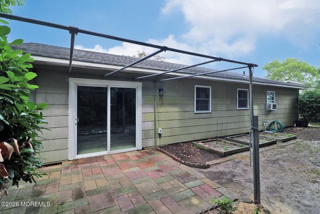 11 Pomona Drive, Barnegat, NJ 08005