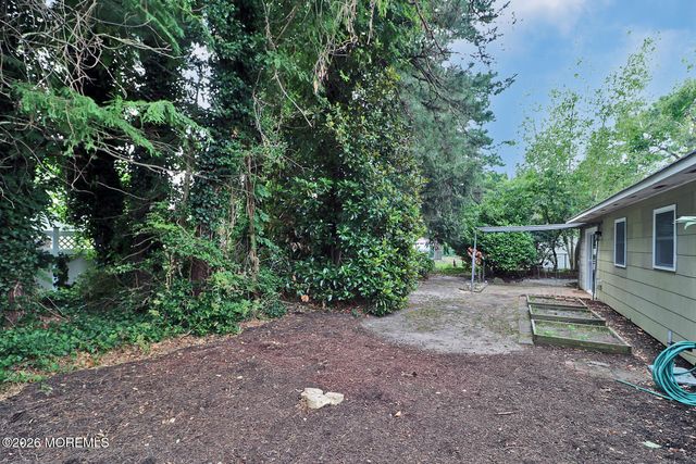 11 Pomona Drive, Barnegat, NJ 08005