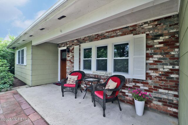 11 Pomona Drive, Barnegat, NJ 08005