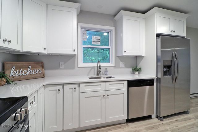 11 Pomona Drive, Barnegat, NJ 08005