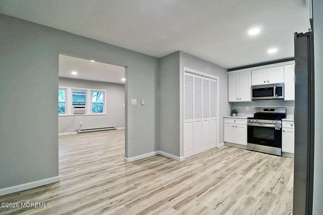 11 Pomona Drive, Barnegat, NJ 08005