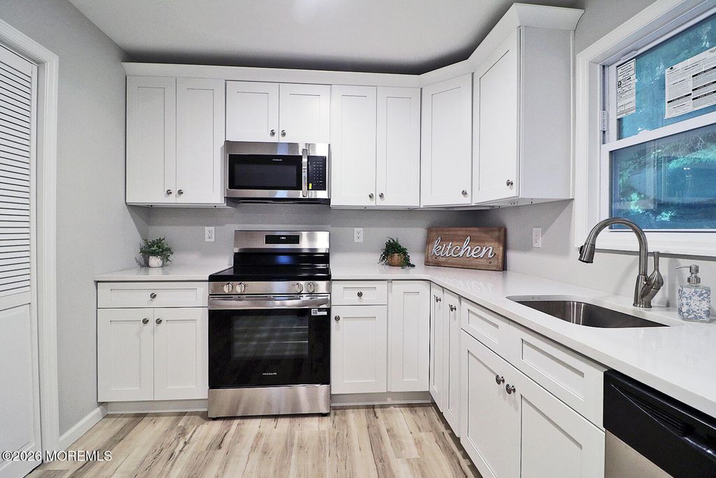 11 Pomona Drive, Barnegat, NJ 08005