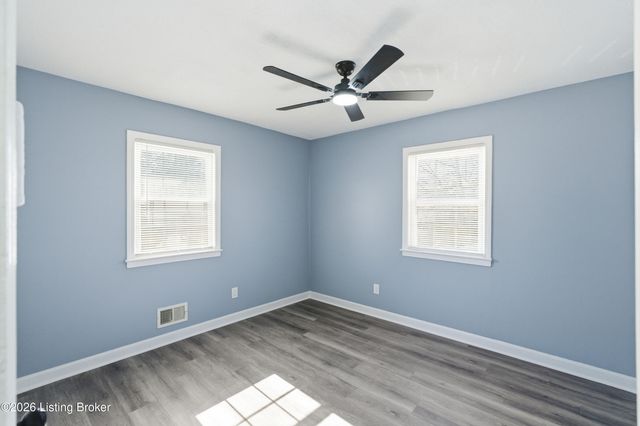 5810 Emmalee Dr, Louisville, KY 40219