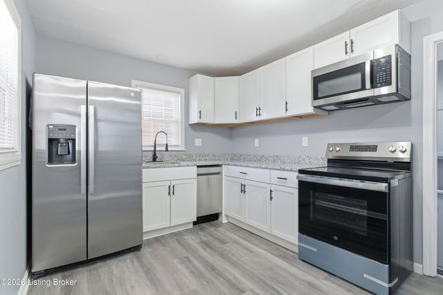 5810 Emmalee Dr, Louisville, KY 40219