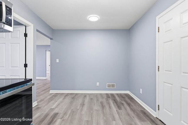 5810 Emmalee Dr, Louisville, KY 40219