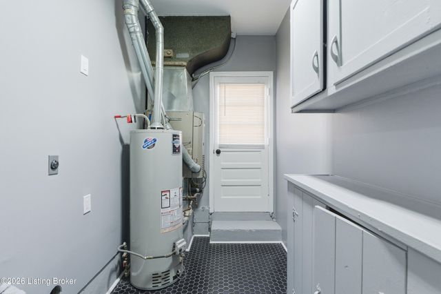 5810 Emmalee Dr, Louisville, KY 40219