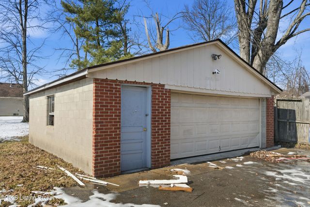 5810 Emmalee Dr, Louisville, KY 40219