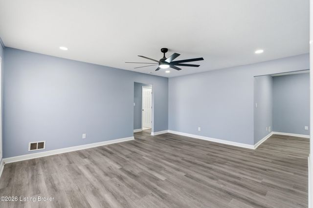 5810 Emmalee Dr, Louisville, KY 40219