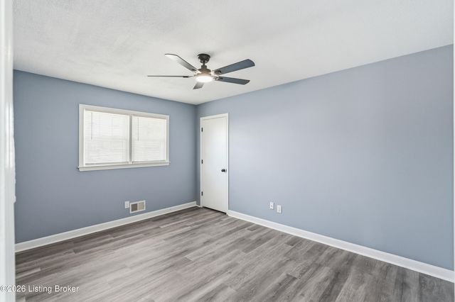 5810 Emmalee Dr, Louisville, KY 40219