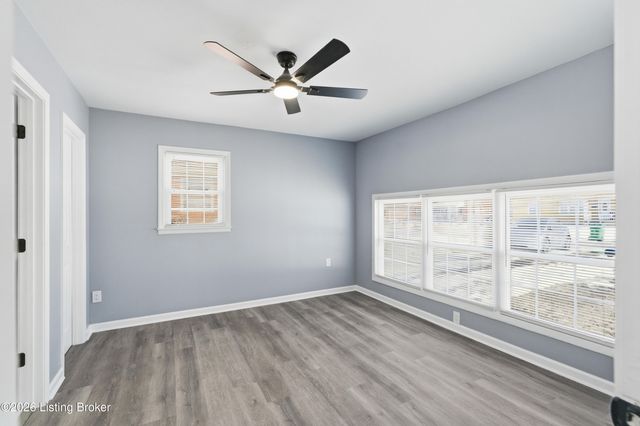 5810 Emmalee Dr, Louisville, KY 40219