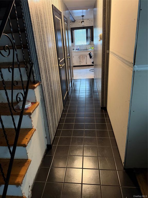 6275 Douglaston Parkway 11, Little Neck, NY 11362 — photo 2