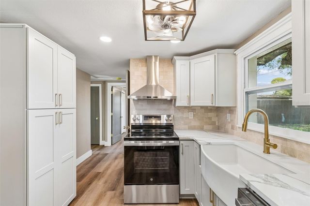 5700 65TH AVENUE N, Pinellas Park, FL 33781