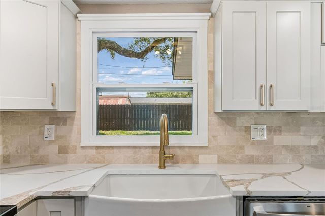 5700 65TH AVENUE N, Pinellas Park, FL 33781