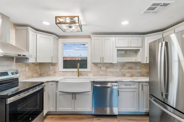 5700 65TH AVENUE N, Pinellas Park, FL 33781