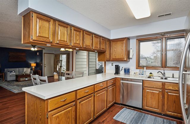 4715 84th Street C, Urbandale, IA 50322