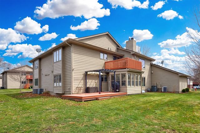 4715 84th Street C, Urbandale, IA 50322