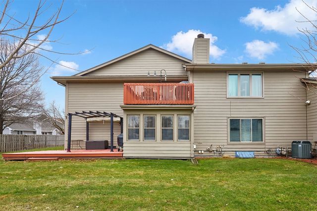 4715 84th Street C, Urbandale, IA 50322