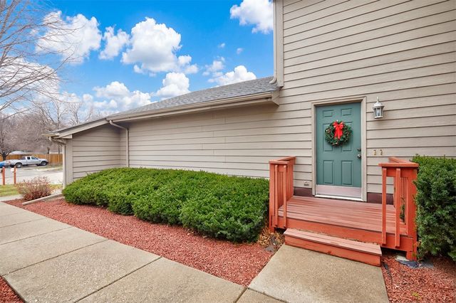 4715 84th Street C, Urbandale, IA 50322