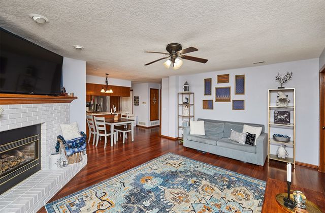 4715 84th Street C, Urbandale, IA 50322