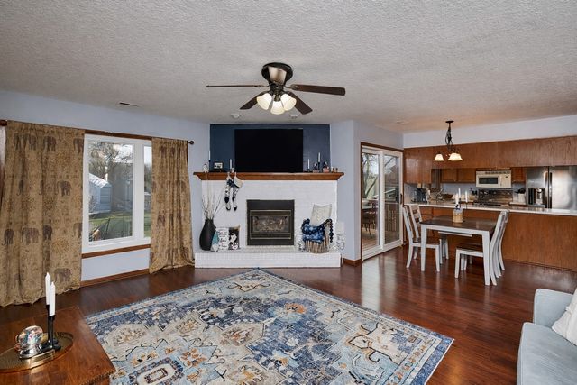 4715 84th Street C, Urbandale, IA 50322