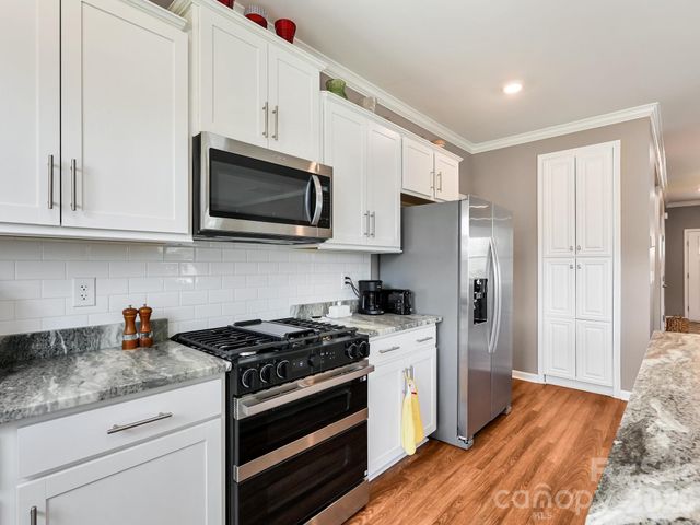 154 Woodvale Drive, Waynesville, NC 28786