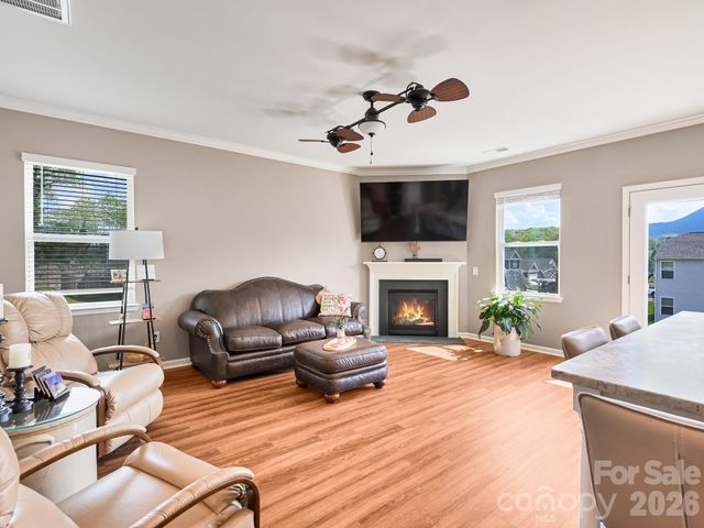 154 Woodvale Drive, Waynesville, NC 28786