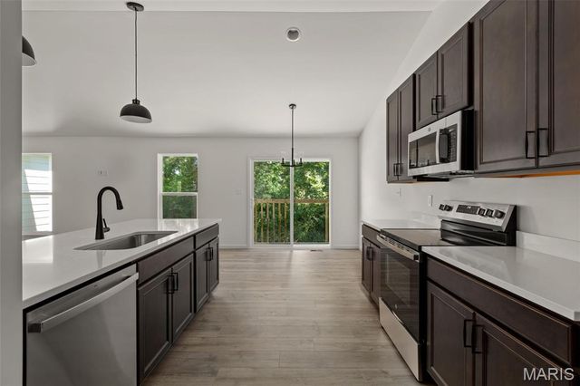 565 Edison Way, Wentzville, MO 63385